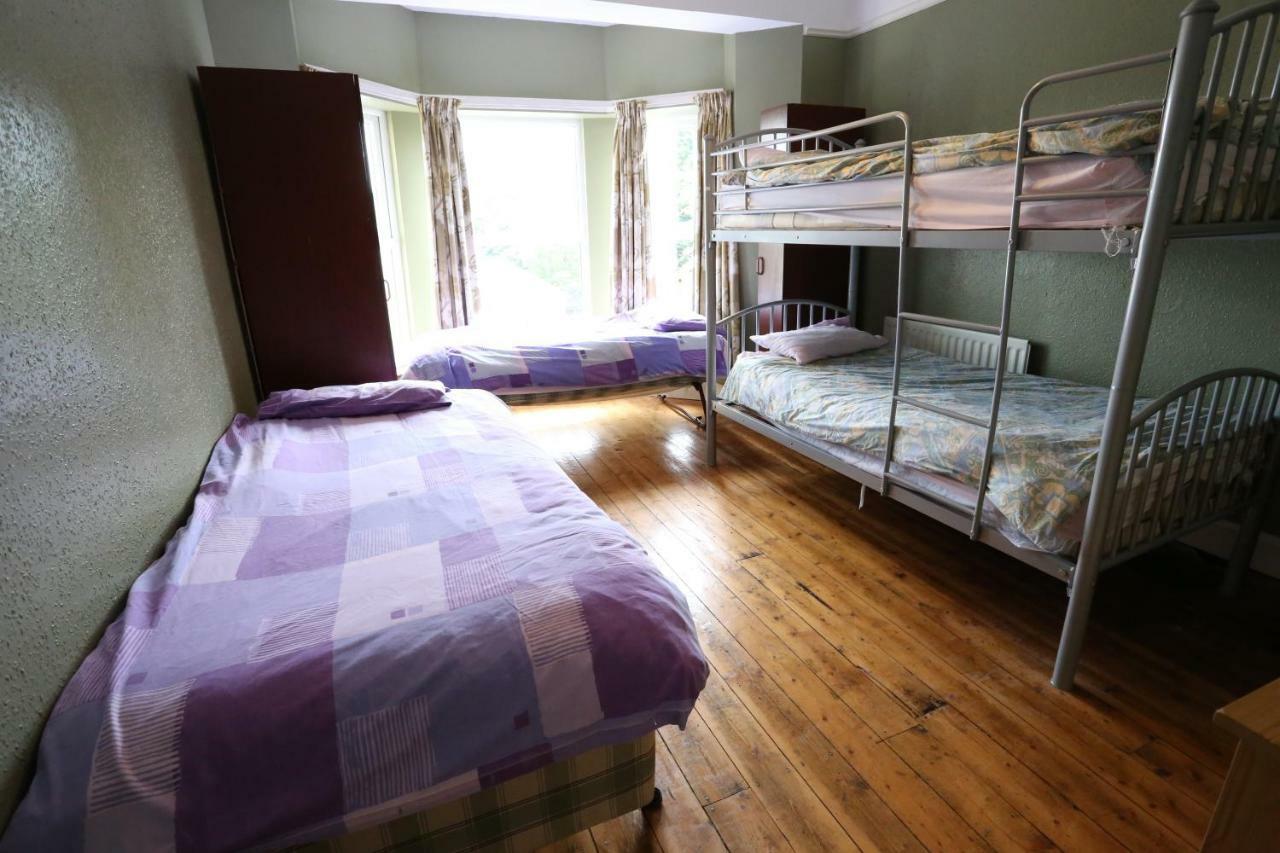 Castle Hostel Балликасл Экстерьер фото