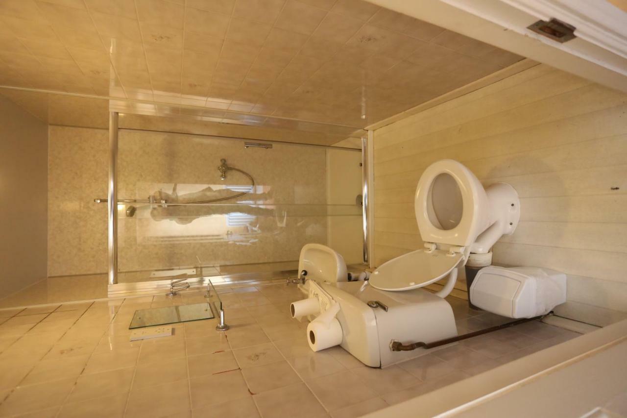 Castle Hostel Балликасл Экстерьер фото