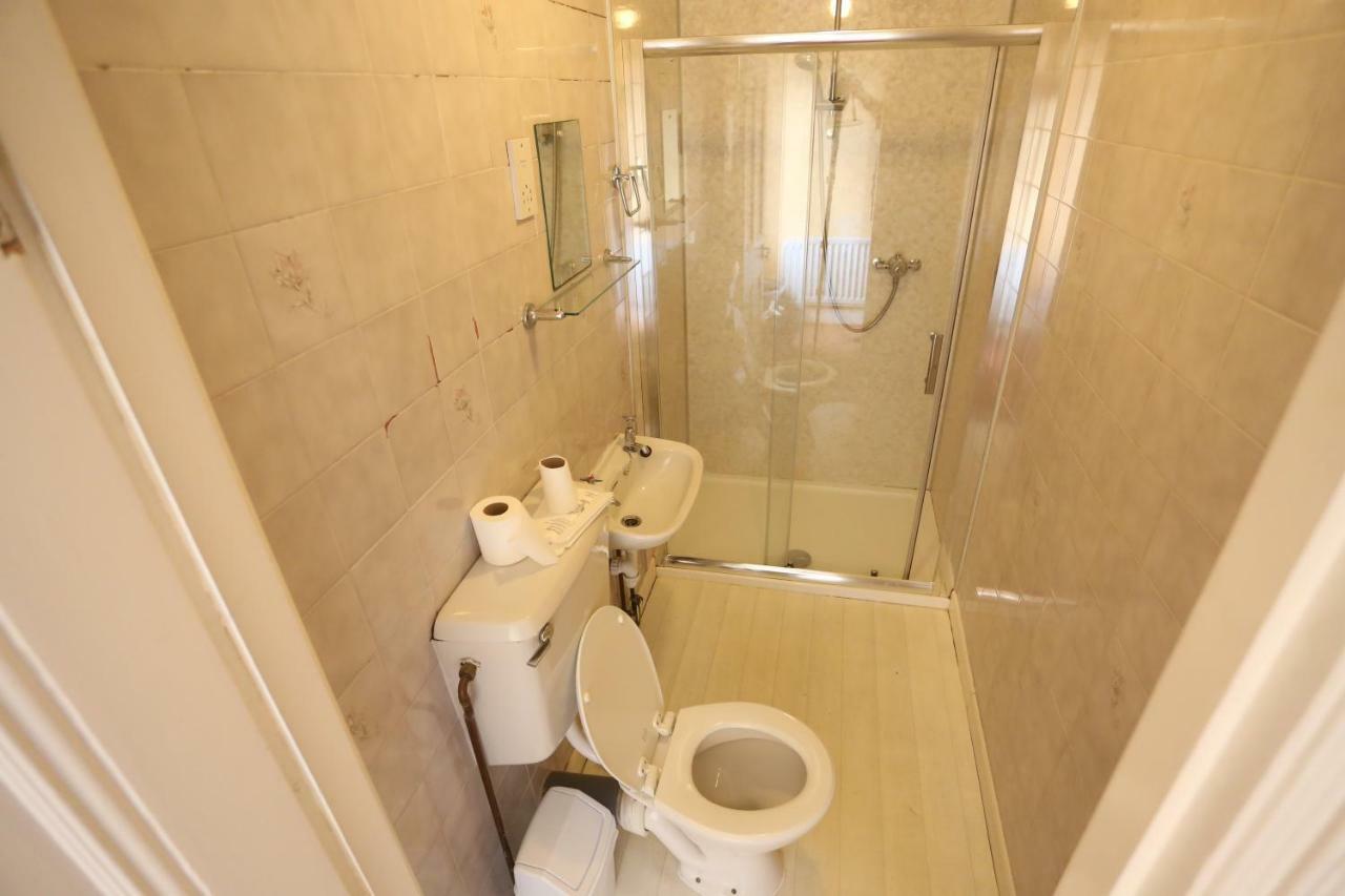 Castle Hostel Балликасл Экстерьер фото