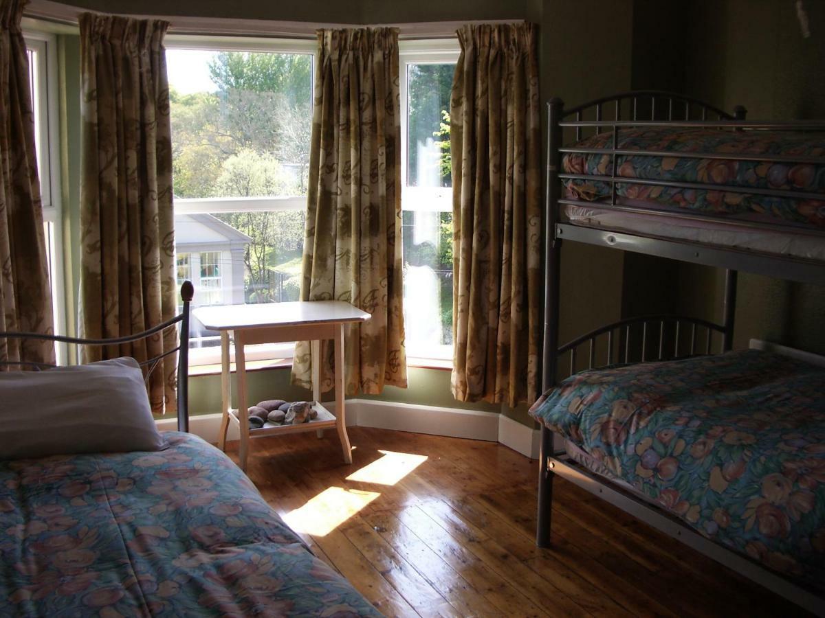 Castle Hostel Балликасл Экстерьер фото